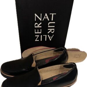 Naturalizer Black and Tan Loafers